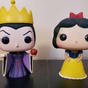 [SOLD] Funko Pop Snow White & Evil Queen